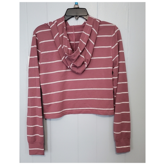 Crop top - Picture 2 of 4